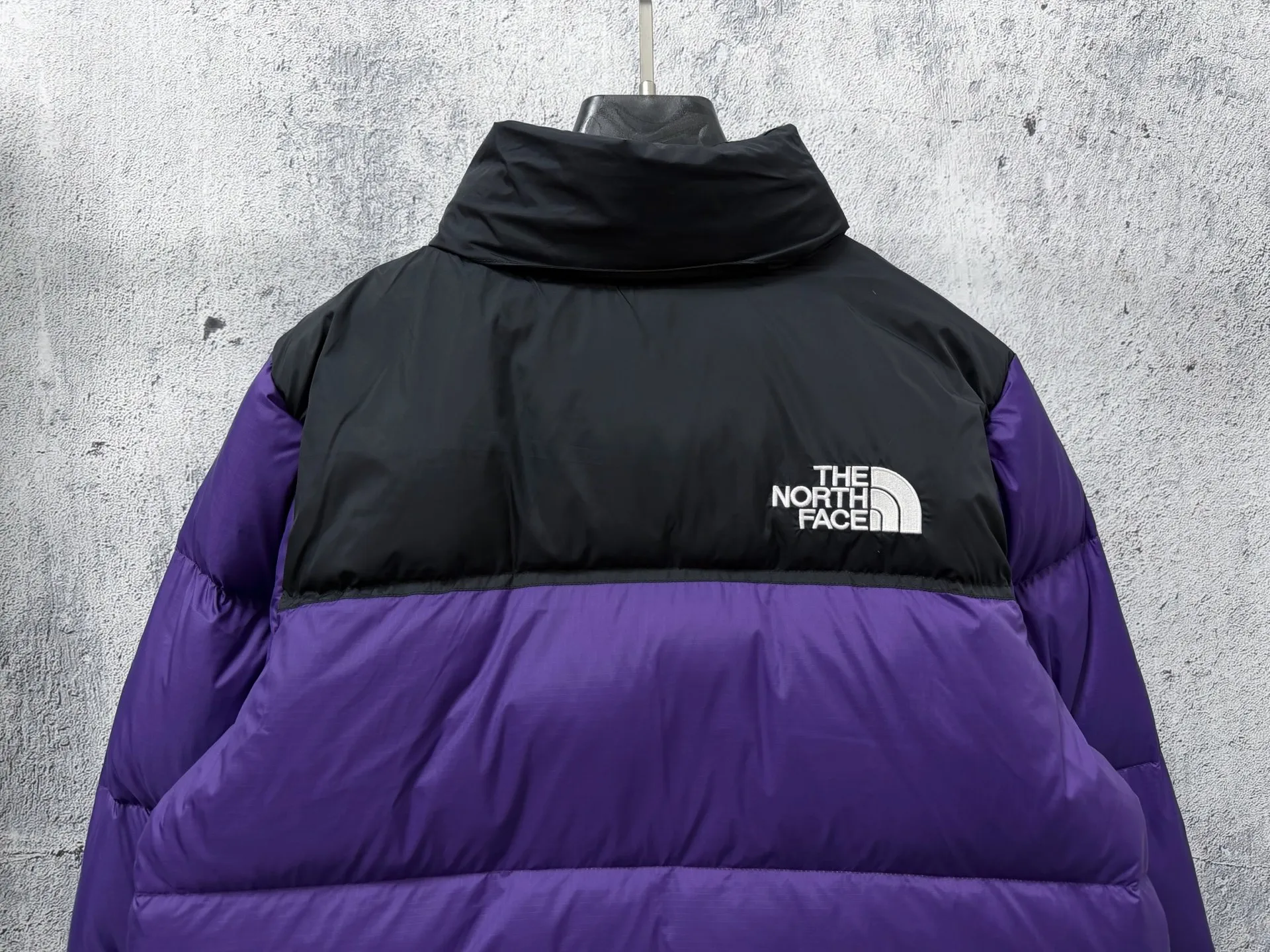 （NFC ） 【The North Face】 1996Classic ： 700 ，Rebound ， ， ， ， 。 ： ， ， ， ， Wear-Resistant，Breathable 。 ： ， ， ， ， ， ， ， ， ， ， 。 。 Size：XS-XXL